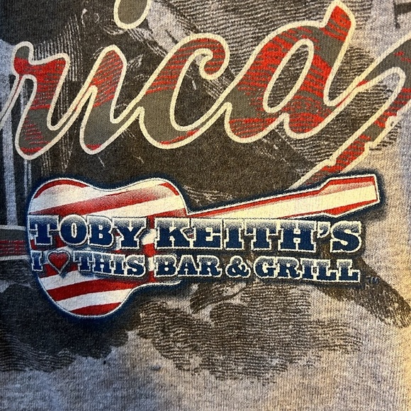 Toby Keith Made in America I Love This Bar & Grill Shirt Medium RARE - Picture 5 of 8